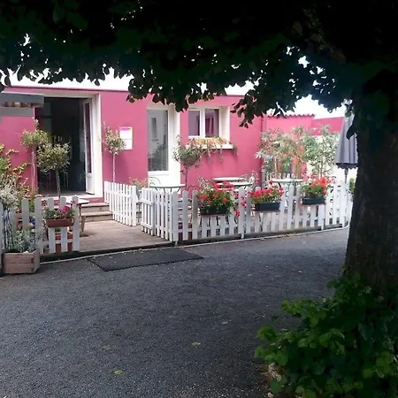 Les Rosiers Отель